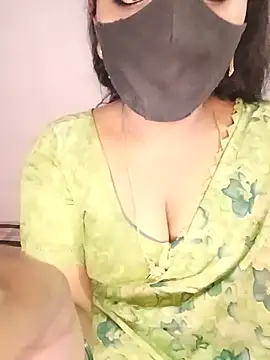 Snapshot of louise92 chatting on May 2026 05:52:01 PM louise92 online show from May 2026 05:52:01 PM