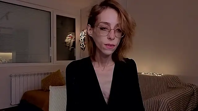 amber quell here online show from December 2025 04:23:01 PM