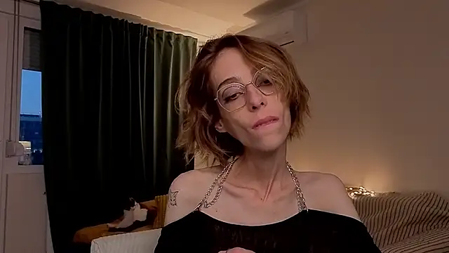 amber quell here online show from March 2026 04:40:02 PM