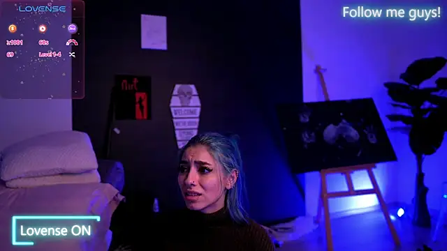 Snapshot of AriaVoss chatting on October 2025 09:35:01 PM AriaVoss online show from October 2025 09:35:01 PM