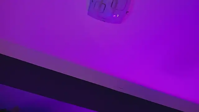 Snapshot of AriaVoss chatting on January 2025 01:29:01 AM AriaVoss online show from January 2025 01:29:01 AM