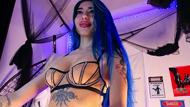 Snapshot of AriaVoss chatting on November 2025 10:10:01 PM AriaVoss online show from November 2025 10:10:01 PM