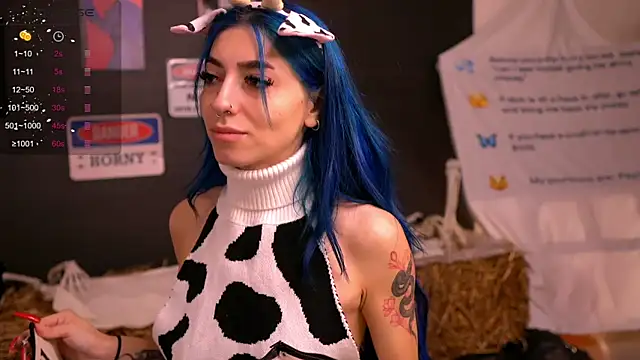 Snapshot of AriaVoss chatting on October 2025 10:50:01 PM AriaVoss online show from October 2025 10:50:01 PM