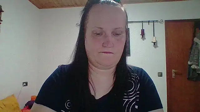  squirty cum lady  online show from September 2025 07:30:01 PM