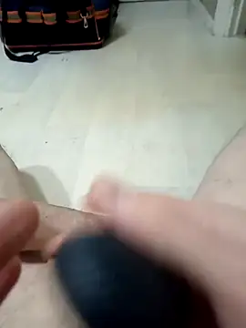 Snapshot of NochnoyGest chatting on December 2025 08:32:02 PM NochnoyGest online show from December 2025 08:32:02 PM