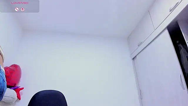 Snapshot of Amelia_Debora_Antonella chatting on June 2026 02:11:02 PM Amelia Debora Antonella online show from June 2026 02:11:02 PM