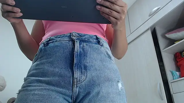 Snapshot of Amelia_Debora_Antonella chatting on October 2025 12:39:02 PM Amelia Debora Antonella online show from October 2025 12:39:02 PM