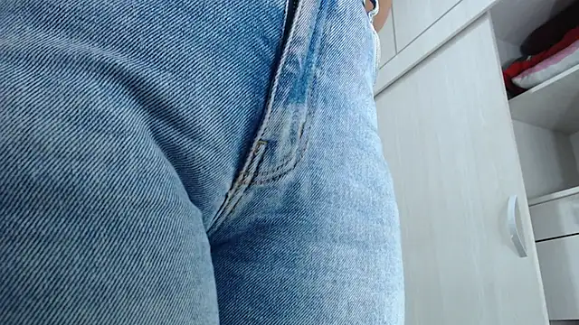 Snapshot of Amelia_Debora_Antonella chatting on November 2025 12:54:01 PM Amelia Debora Antonella online show from November 2025 12:54:01 PM