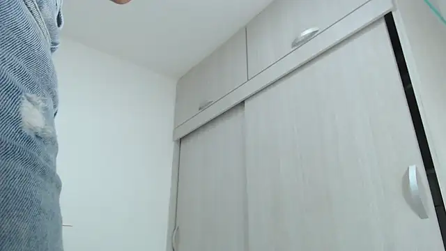 Snapshot of Amelia_Debora_Antonella chatting on November 2025 12:52:02 PM Amelia Debora Antonella online show from November 2025 12:52:02 PM