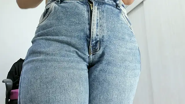 Snapshot of Amelia_Debora_Antonella chatting on February 2026 03:34:01 PM Amelia Debora Antonella online show from February 2026 03:34:01 PM