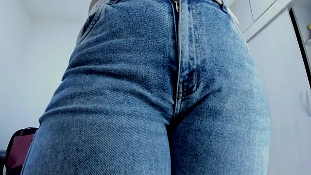 Amelia Debora Antonella online show from March 2026 01:29:02 PM