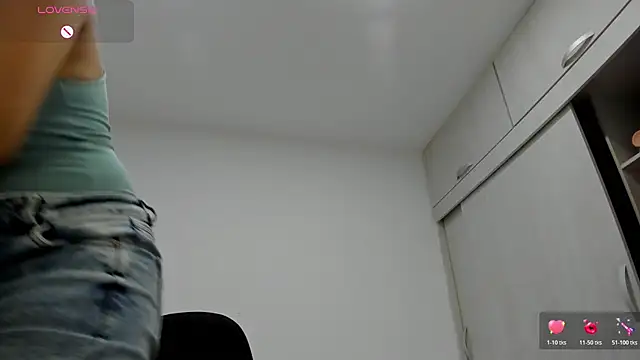 Snapshot of Amelia_Debora_Antonella chatting on June 2026 03:07:01 PM Amelia Debora Antonella online show from June 2026 03:07:01 PM