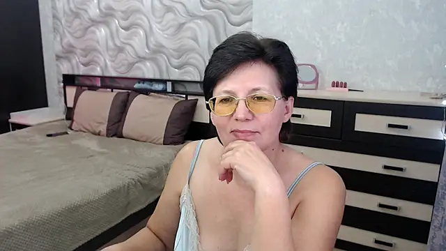 Snapshot of VitaCharm chatting on February 2025 09:31:02 PM VitaCharm online show from February 2025 09:31:02 PM