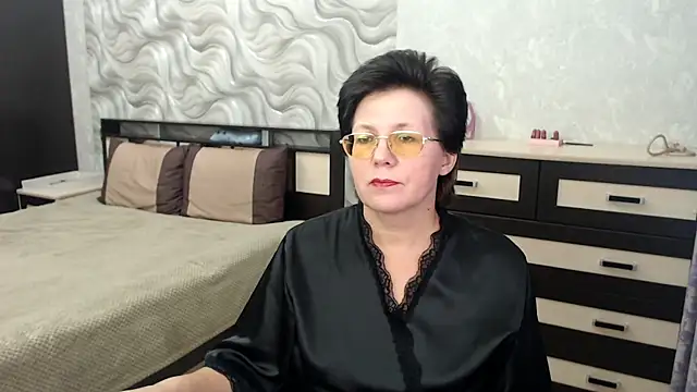 Snapshot of VitaCharm chatting on February 2025 08:33:02 PM VitaCharm online show from February 2025 08:33:02 PM