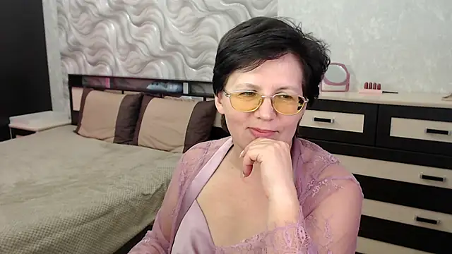 Snapshot of VitaCharm chatting on February 2025 10:31:01 PM VitaCharm online show from February 2025 10:31:01 PM