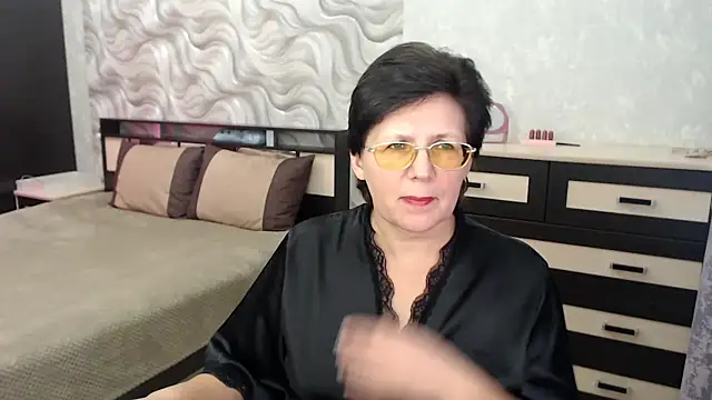 Snapshot of VitaCharm chatting on February 2025 06:26:02 PM VitaCharm online show from February 2025 06:26:02 PM