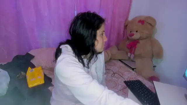 Snapshot of Dana_Jeins chatting on November 2025 10:35:02 PM Dana Jeins online show from November 2025 10:35:02 PM