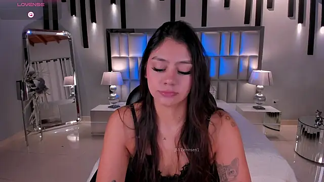Snapshot of AllyJensen chatting on June 2026 10:32:01 AM AllyJensen online show from June 2026 10:32:01 AM
