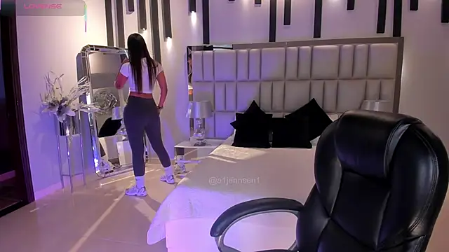 AllyJensen online show from November 2025 10:30:02 AM