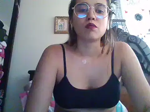 trianabell online show from March 2025 07:57:02 PM