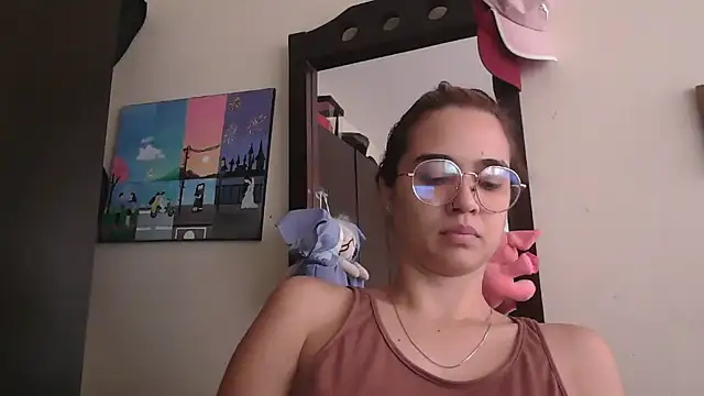 Snapshot of trianabell chatting on May 2026 04:13:02 PM trianabell online show from May 2026 04:13:02 PM