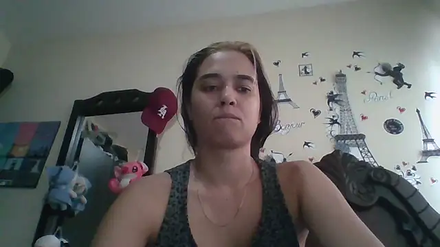 trianabell online show from November 2025 05:35:01 PM