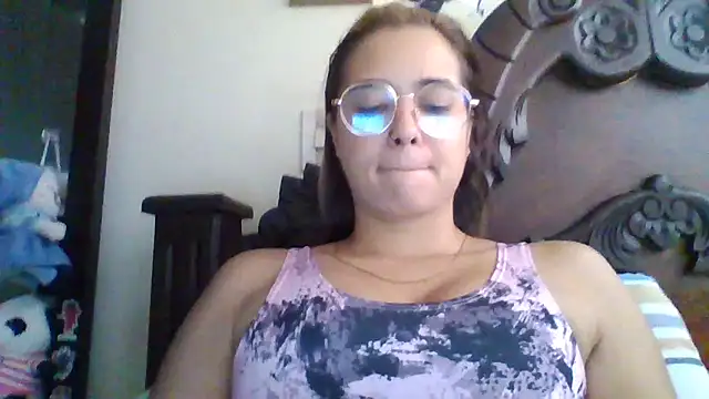 trianabell online show from October 2025 01:23:01 PM