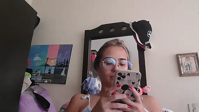 trianabell online show from April 2026 04:13:02 PM