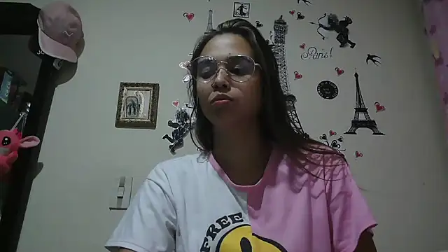 Snapshot of trianabell chatting on April 2026 11:49:02 PM trianabell online show from April 2026 11:49:02 PM