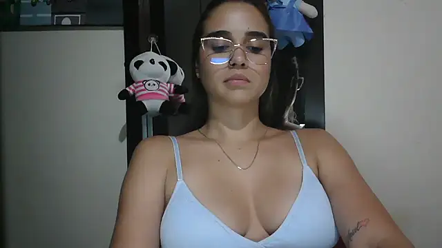 trianabell online show from July 2026 12:44:02 AM