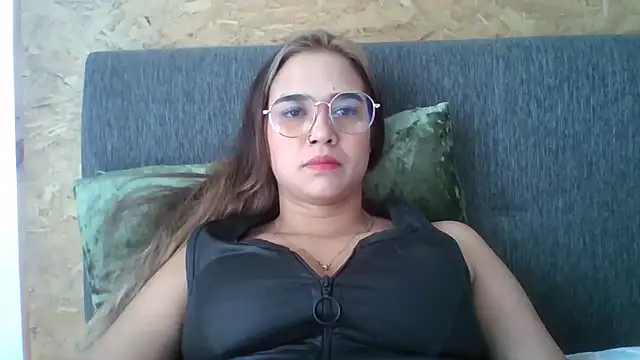 trianabell online show from December 2025 02:16:02 PM