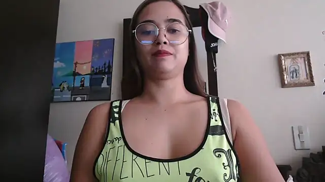 trianabell online show from February 2026 05:37:01 PM