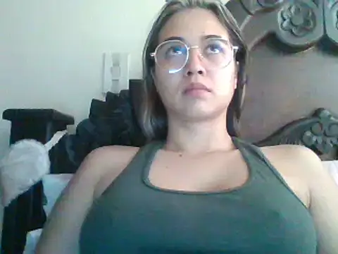trianabell online show from February 2025 04:14:02 PM