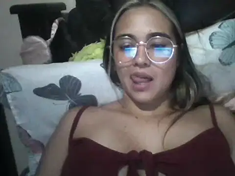 trianabell online show from March 2025 10:24:01 PM