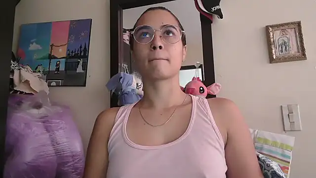 trianabell online show from April 2026 04:24:02 PM