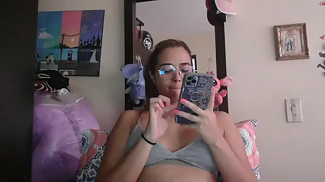 trianabell online show from April 2026 04:34:02 PM