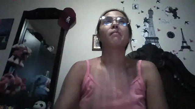 trianabell online show from October 2025 01:40:02 AM
