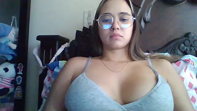 trianabell online show from October 2025 05:37:02 PM