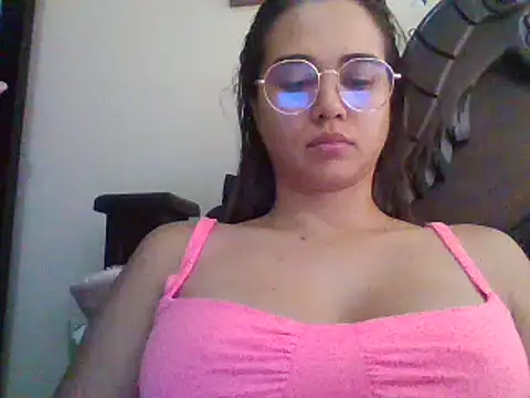 trianabell online show from February 2025 05:42:02 PM
