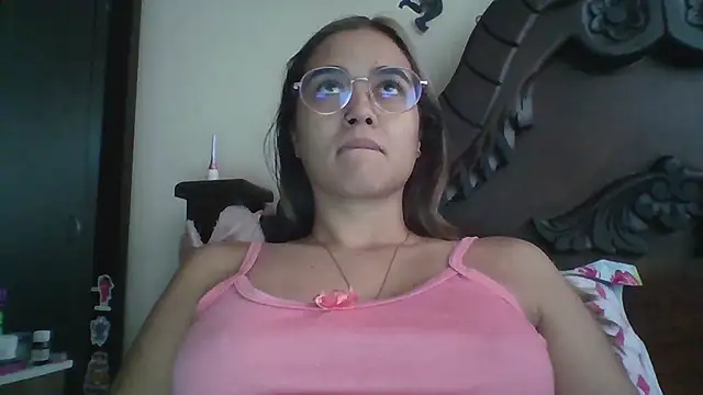 trianabell online show from October 2025 03:23:01 PM