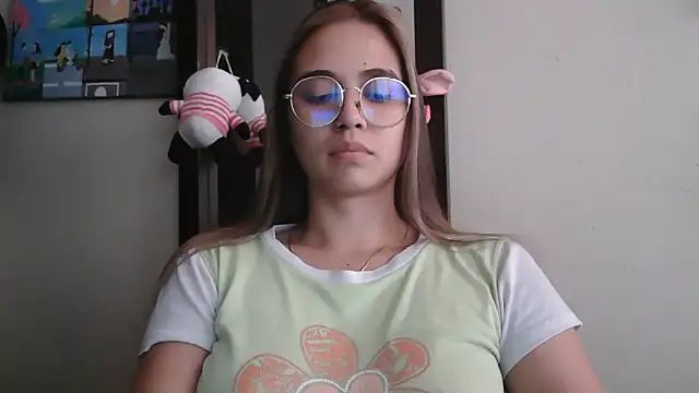 trianabell online show from June 2026 04:45:01 PM