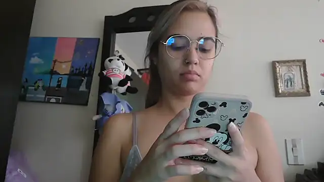 trianabell online show from March 2026 04:19:02 PM