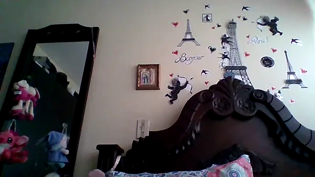 trianabell online show from October 2025 04:52:01 PM
