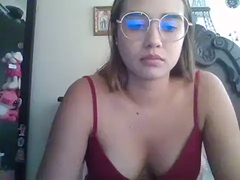 trianabell online show from March 2025 06:52:01 PM