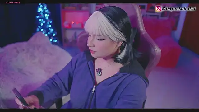 sensualkattt online show from December 2025 02:56:02 AM