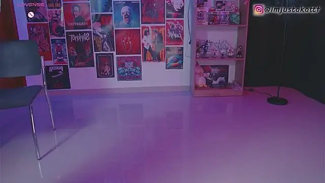 sensualkattt online show from October 2025 01:10:01 PM