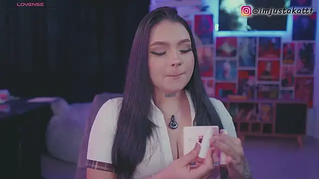 sensualkattt online show from April 2026 10:32:01 PM