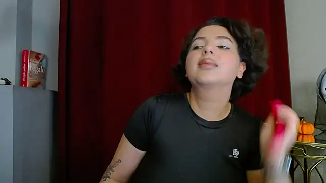 Snapshot of BustyAllyy chatting on October 2025 07:35:01 PM BustyAllyy online show from October 2025 07:35:01 PM