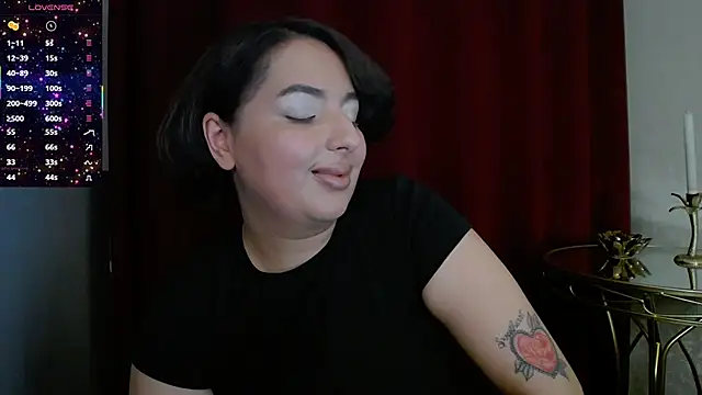 Snapshot of BustyAllyy chatting on November 2025 09:51:01 PM BustyAllyy online show from November 2025 09:51:01 PM