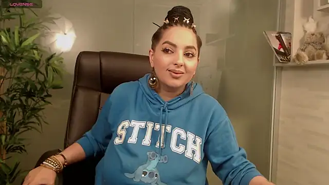 Snapshot of BustyAllyy chatting on March 2025 11:32:02 PM BustyAllyy online show from March 2025 11:32:02 PM